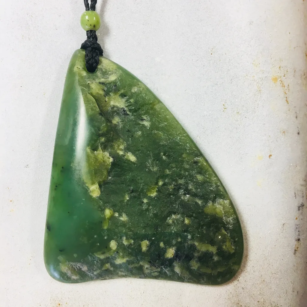 MAORI DESIGN JADE PENDANT
