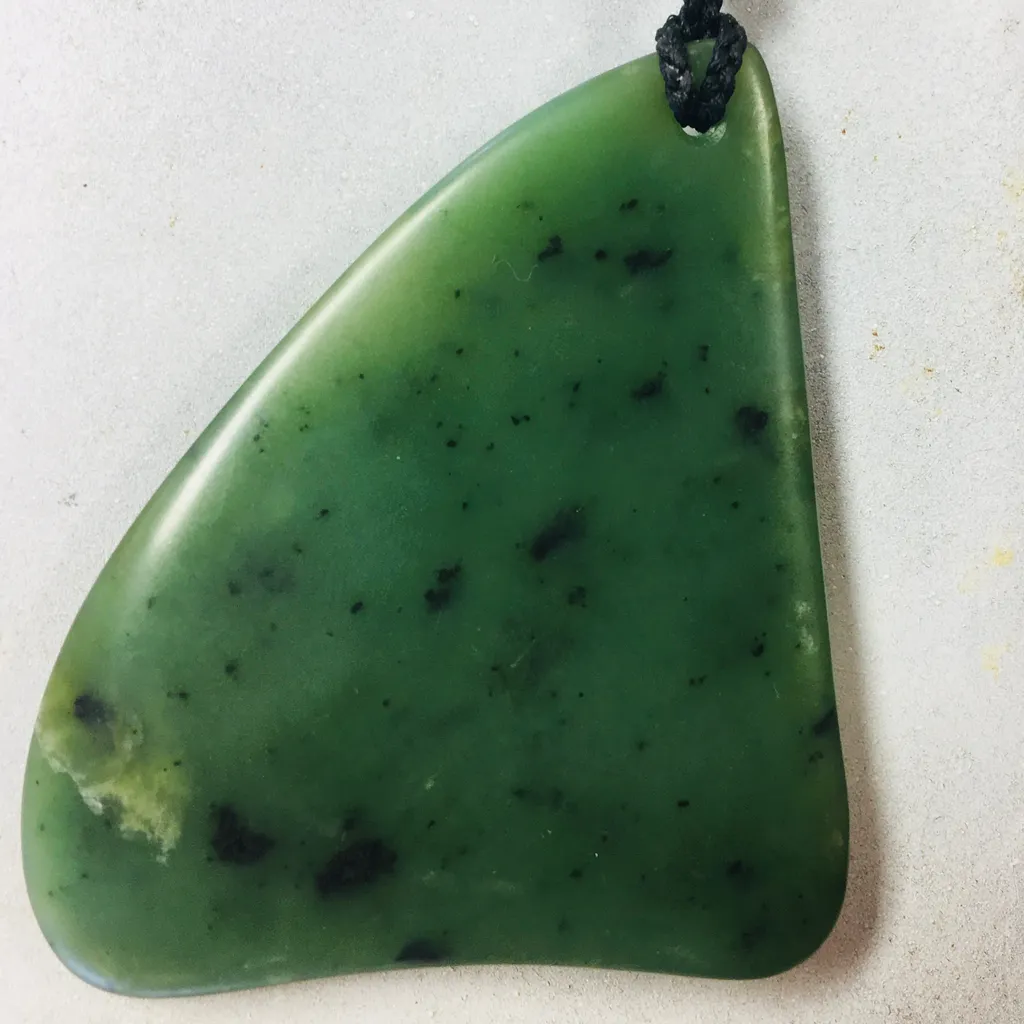 MAORI DESIGN JADE PENDANT
